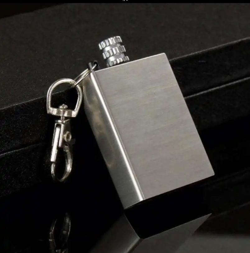 Portable Flint Fire Starter Keychain